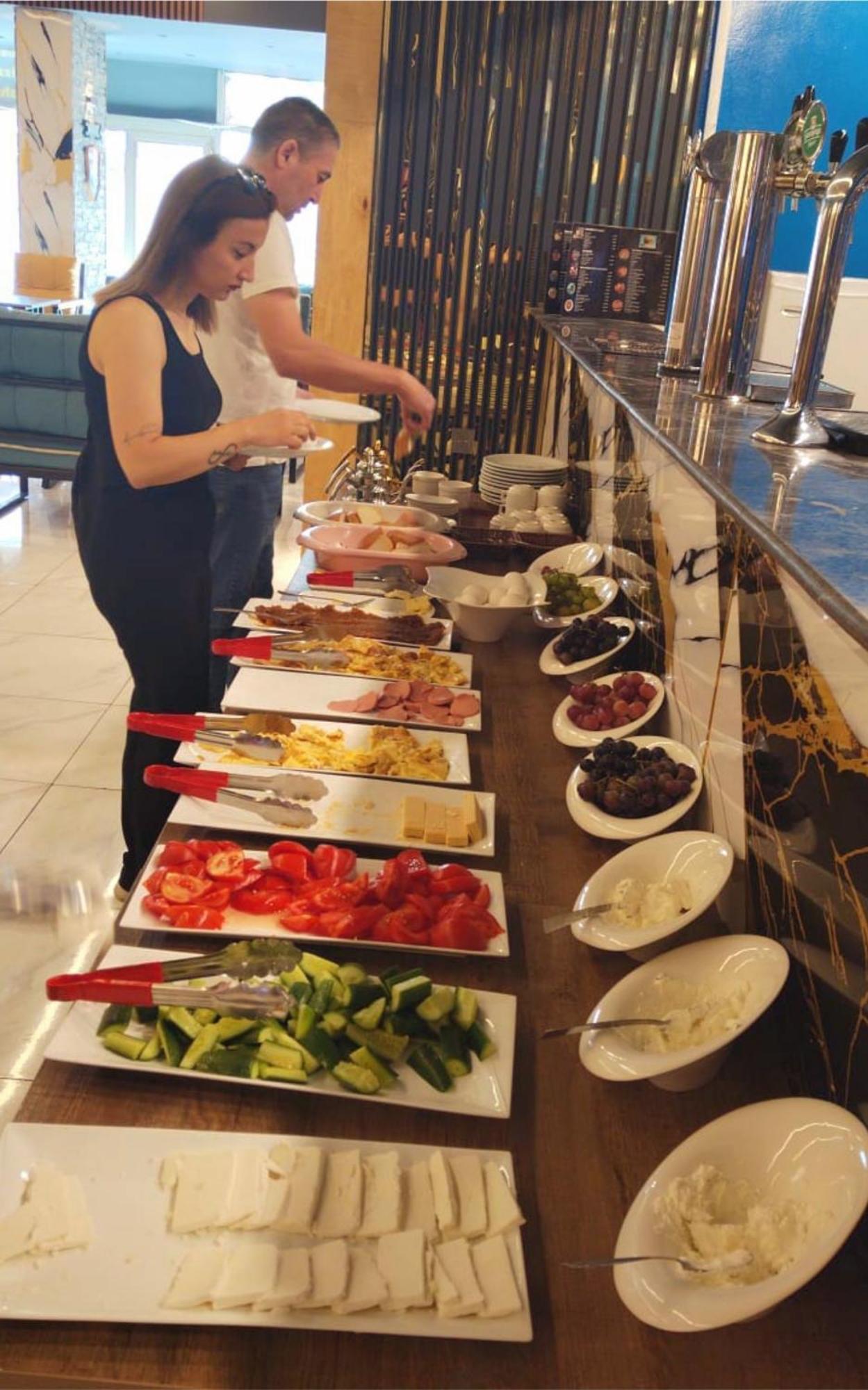Ariva Center Hotel Xetai Baku Bagian luar foto